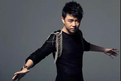 小豆音樂(lè)文化與金曲歌王劉嘉亮簽約，攜手共創(chuàng)文化藝術(shù)新篇章